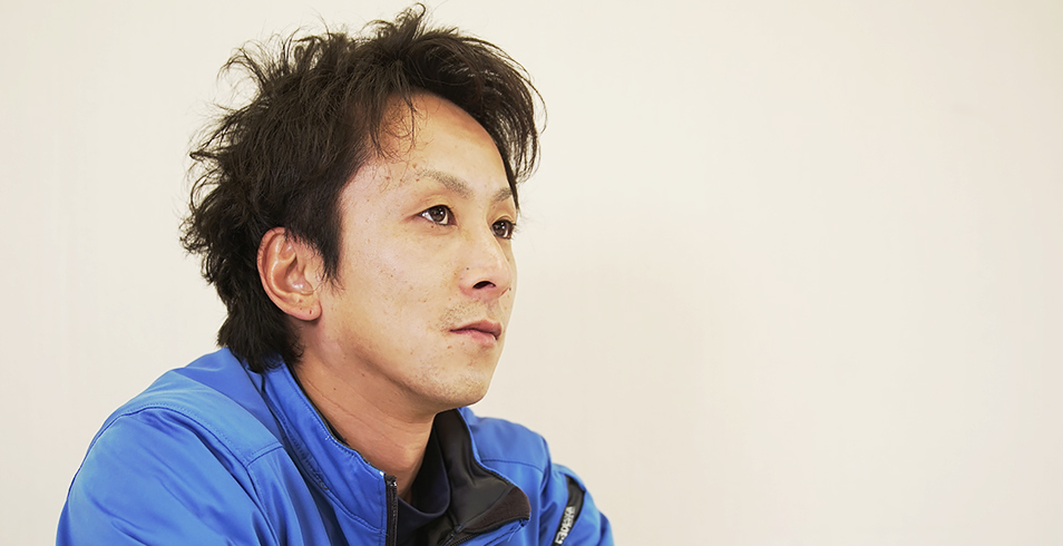 前職は工場勤務でした 最初は本当に戸惑いばかりで、 運転も怖かったです